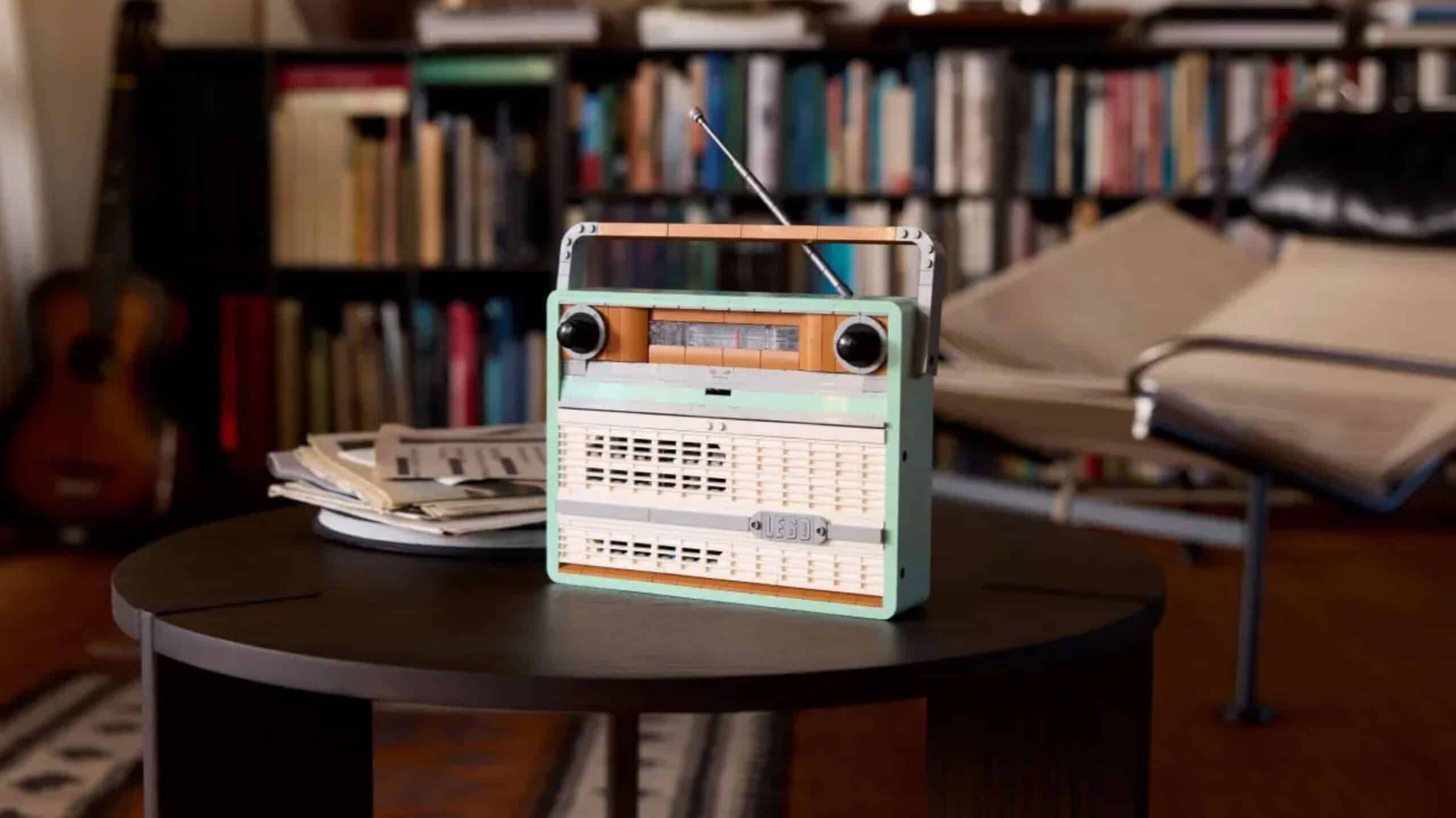 Lego Radio Retro