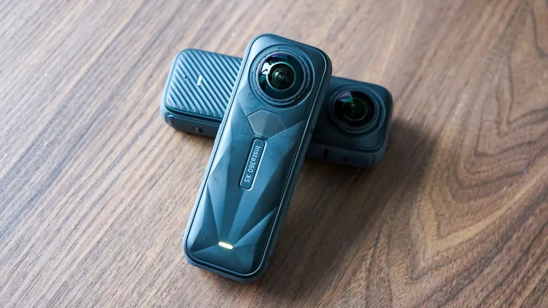Insta360 X5 vs Insta360 X4