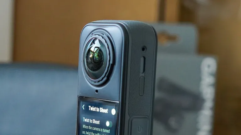 Insta360 X5 vs Insta360 X4