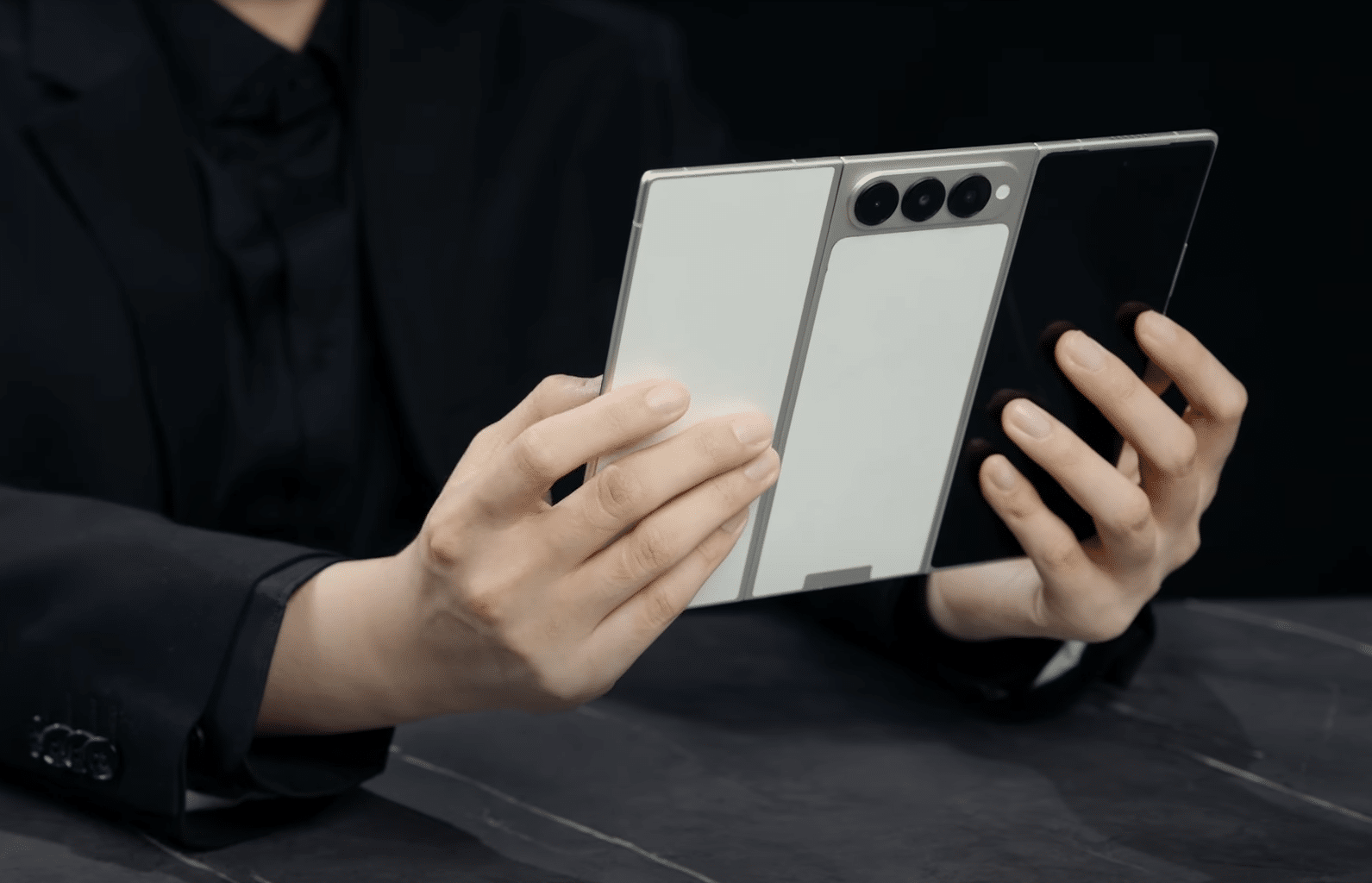 smartphone plegable | Tecno Phantom Ultimate G Fold