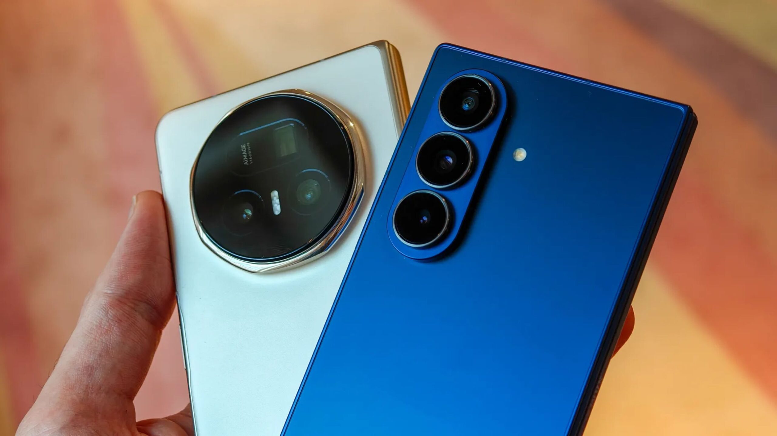Galaxy Z Fold 7 vs. Honor Magic V5