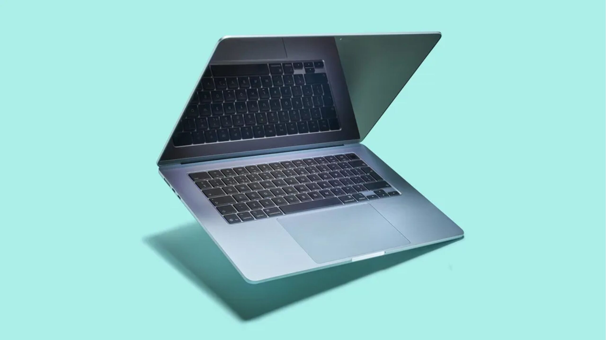 MacBook con pantalla OLED