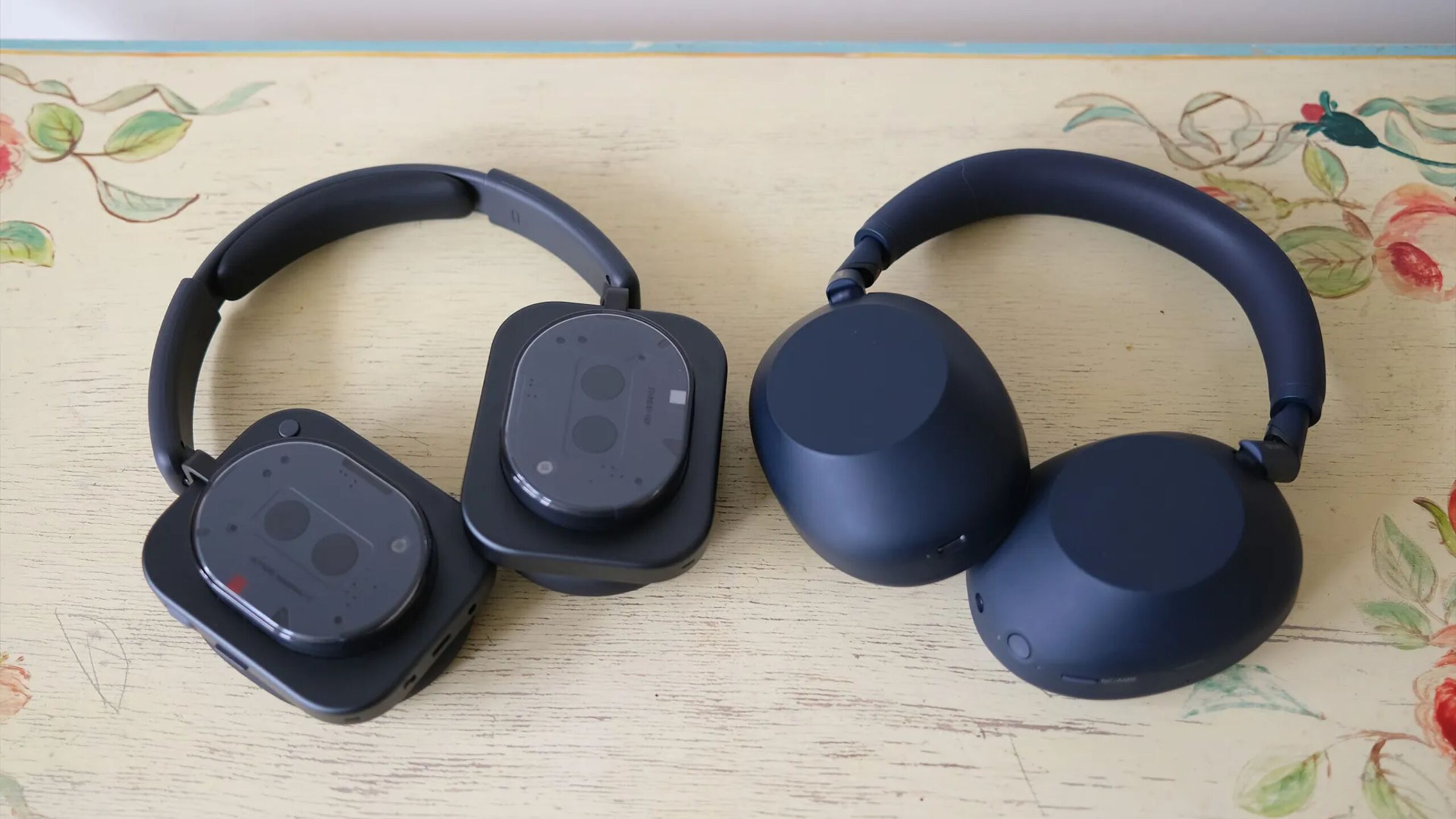 Sony WH-1000XM6 vs. Nothing Headphone (1)