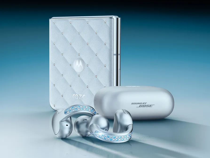 smartphones plegables | motorola razr 60 by Swarovski