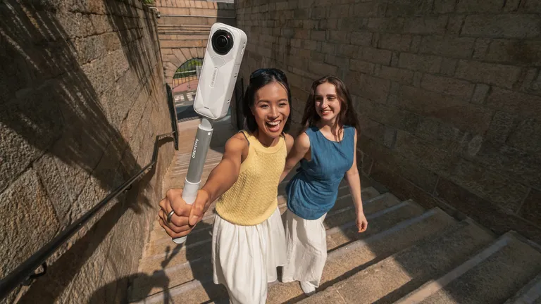 Insta360 X5