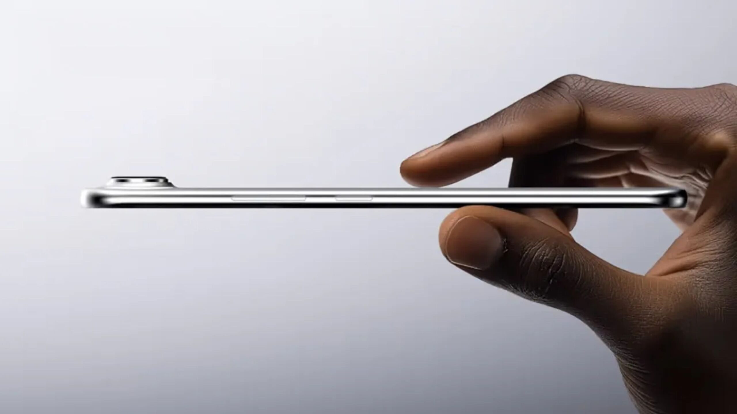 smartphone superdelgado Tecno Spark Slim