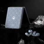 smartphones plegables | motorola razr 60 by Swarovski