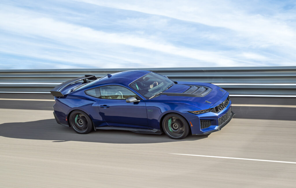 Ford Mustang Dark Horse SC