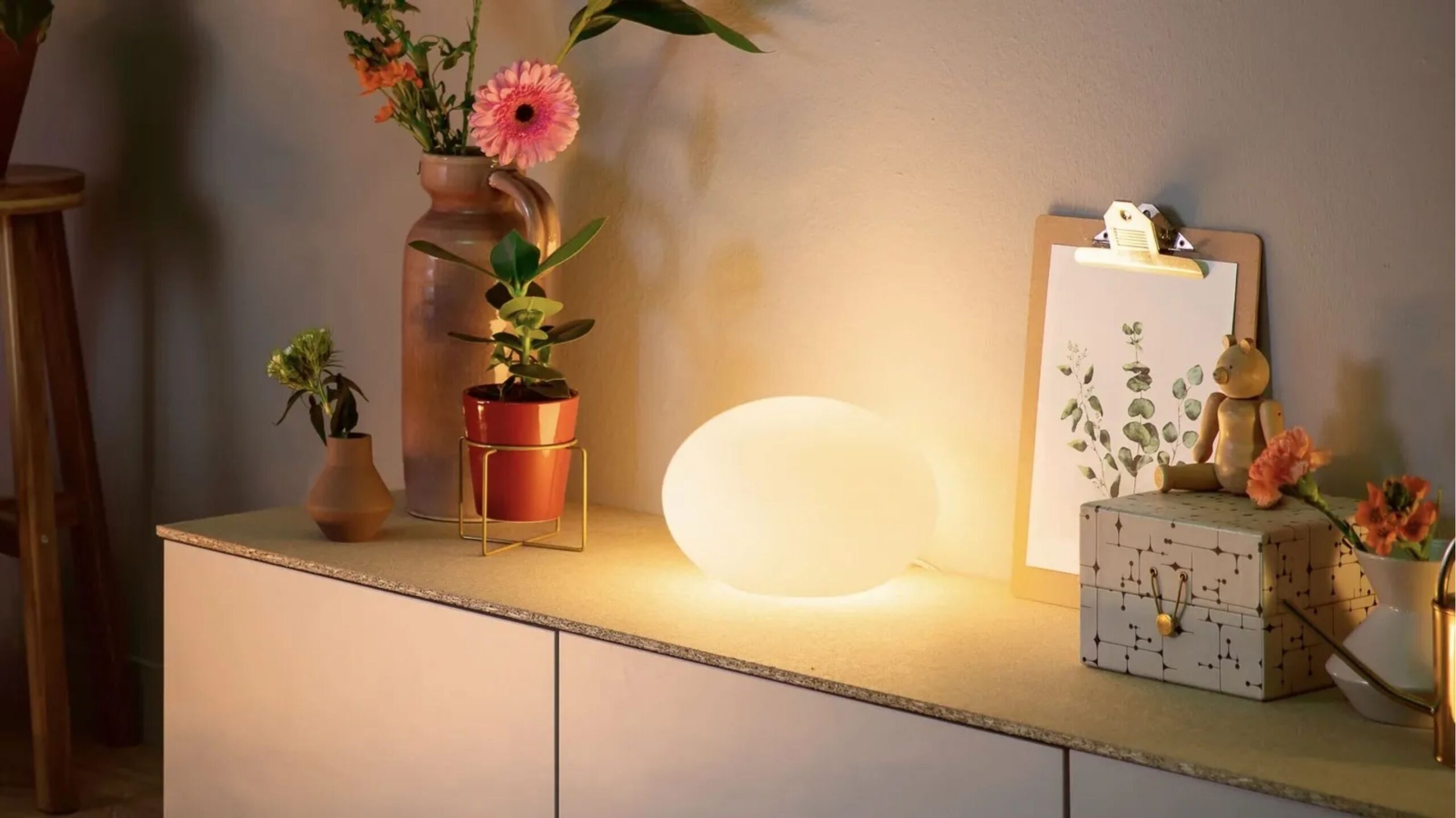Philips Hue lámpara de mesa Flourish