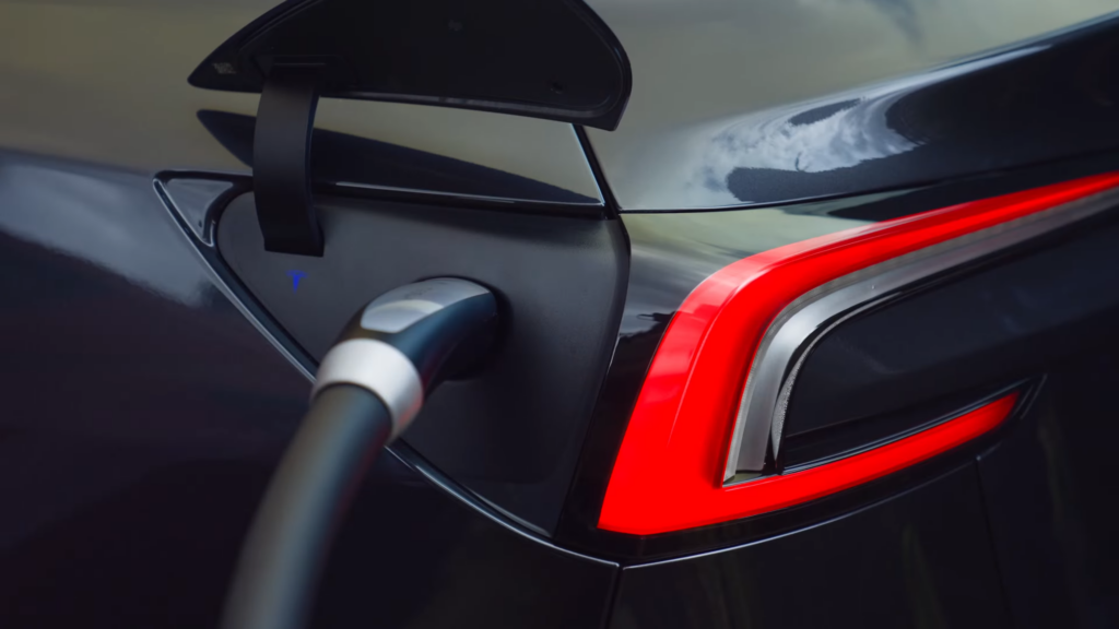 Tesla desbloquear un cable de carga atascado