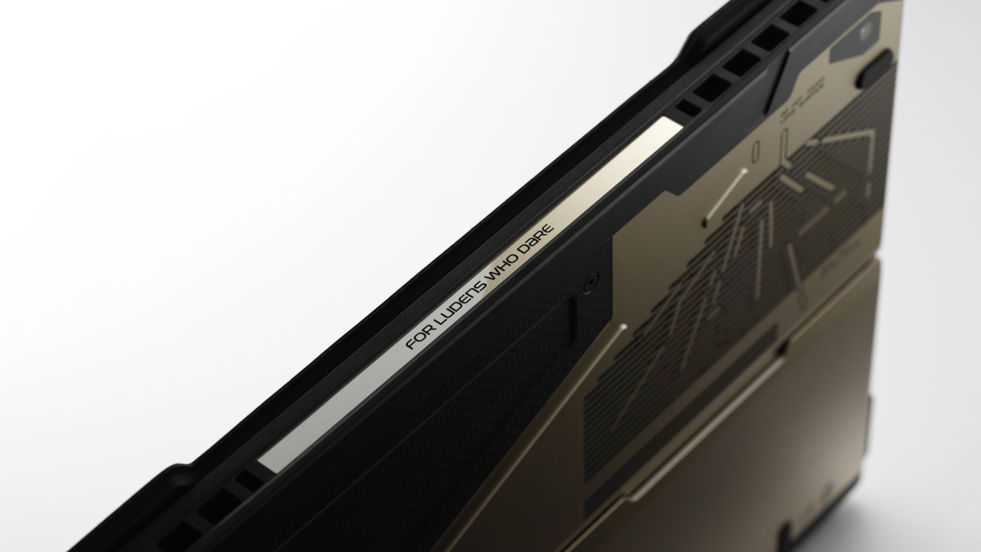 tablet gamer ROG Flow Z13 x Kojima Productions