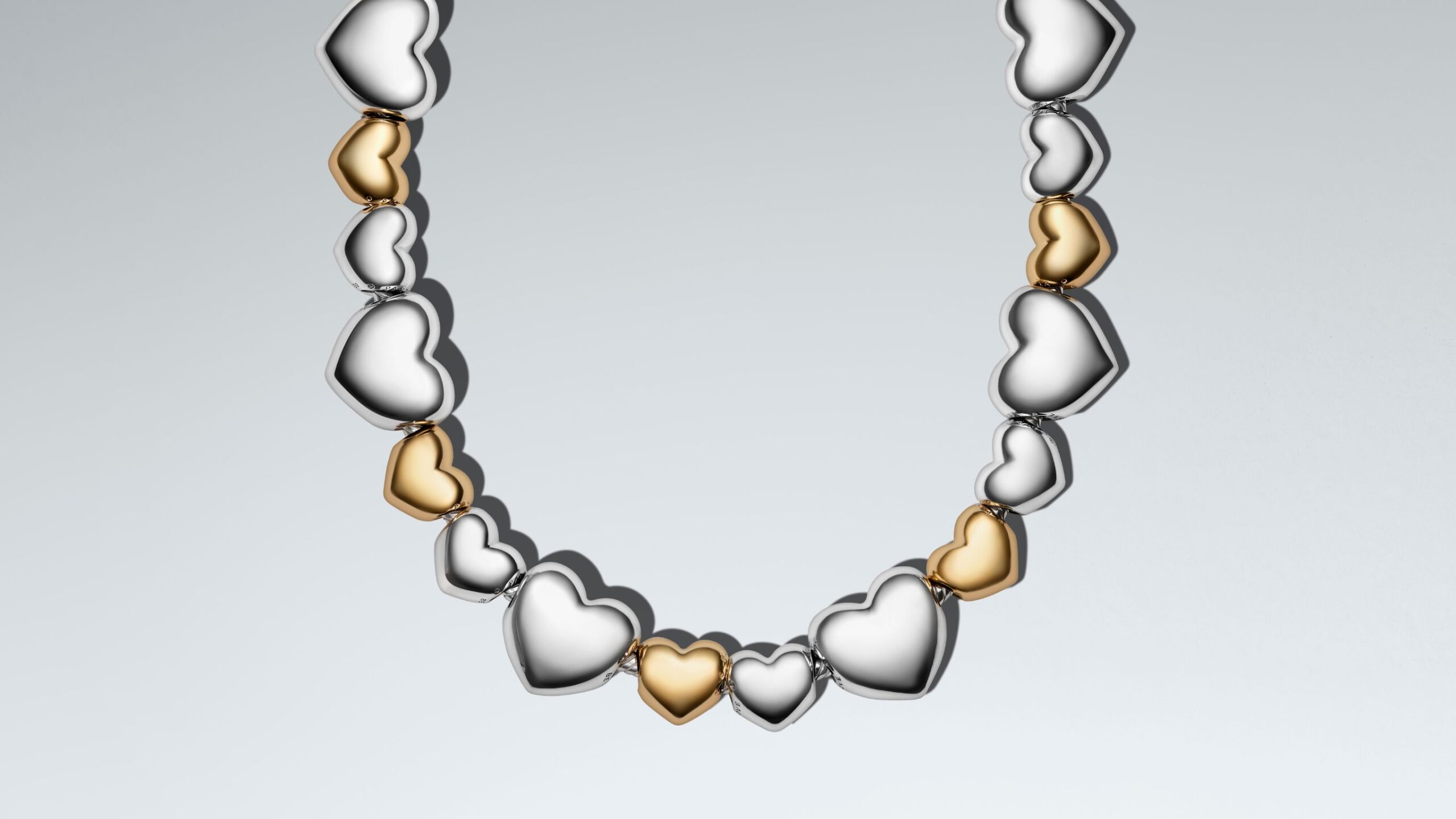 Pandora collar con dije de corazón