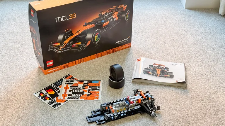 LEGO McLaren MCL39 F1