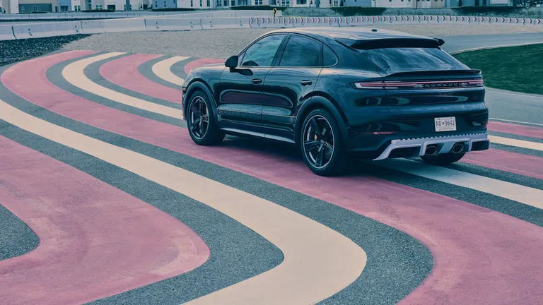 Resident Evil Requiem Porsche Cayenne Turbo GT