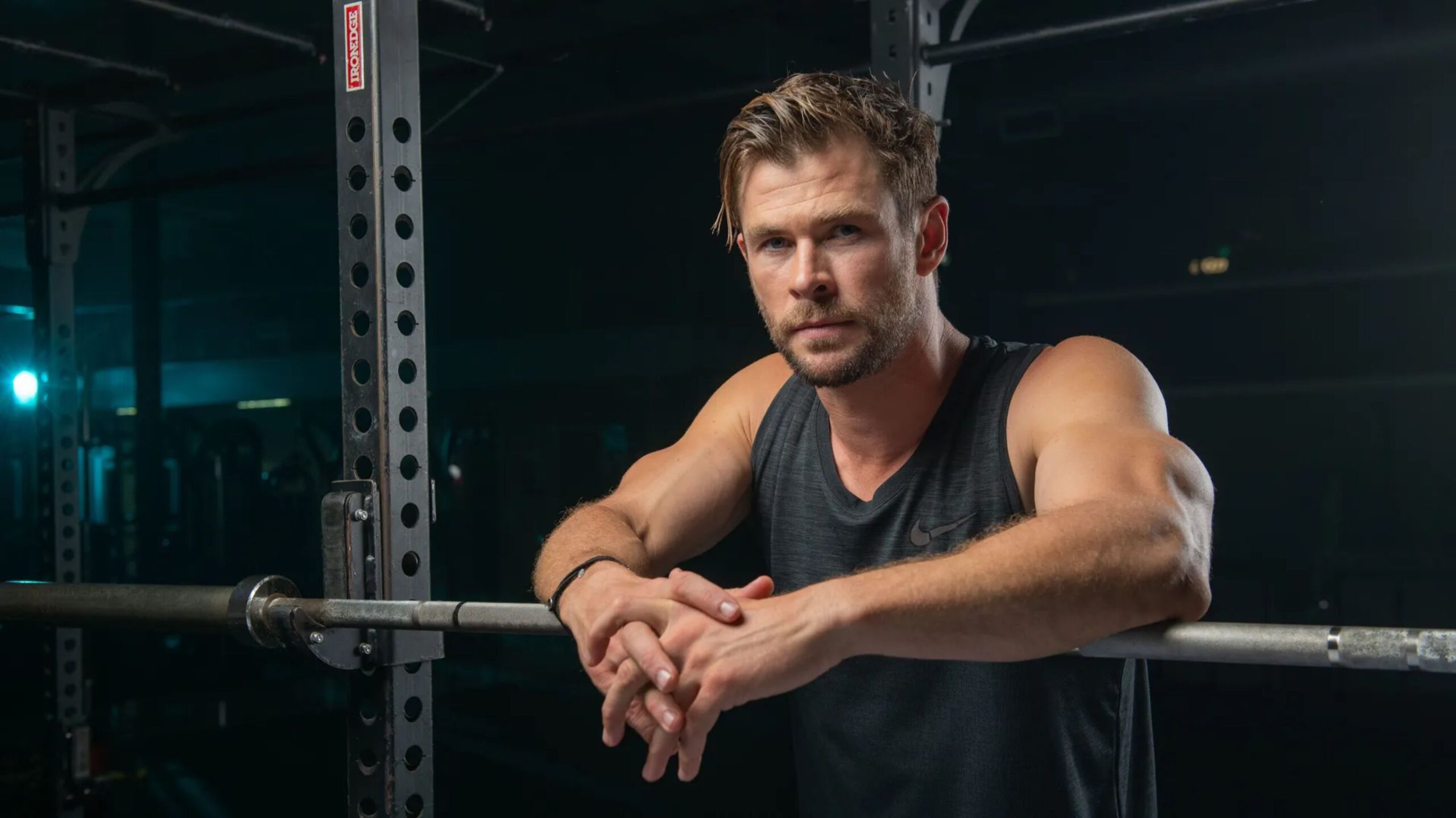 Chris Hemsworth rutina de fuerza | complejos con barra
