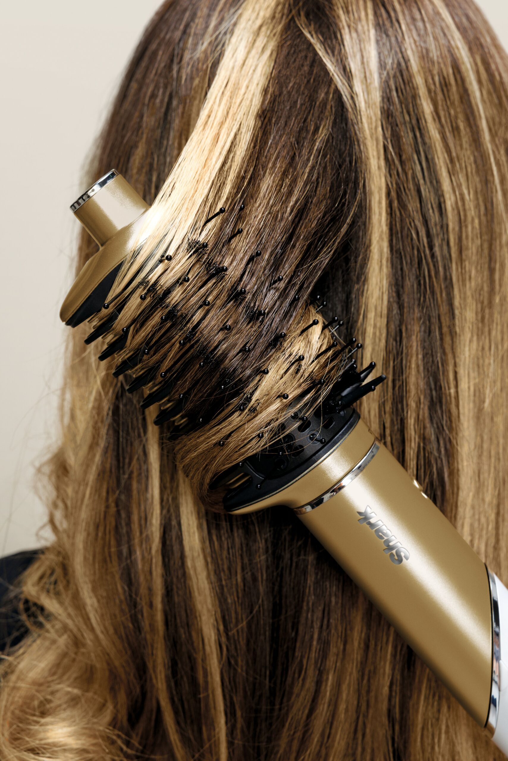 frizz de primavera Shark Glam