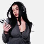 Charli XCX embajadora de Nothing