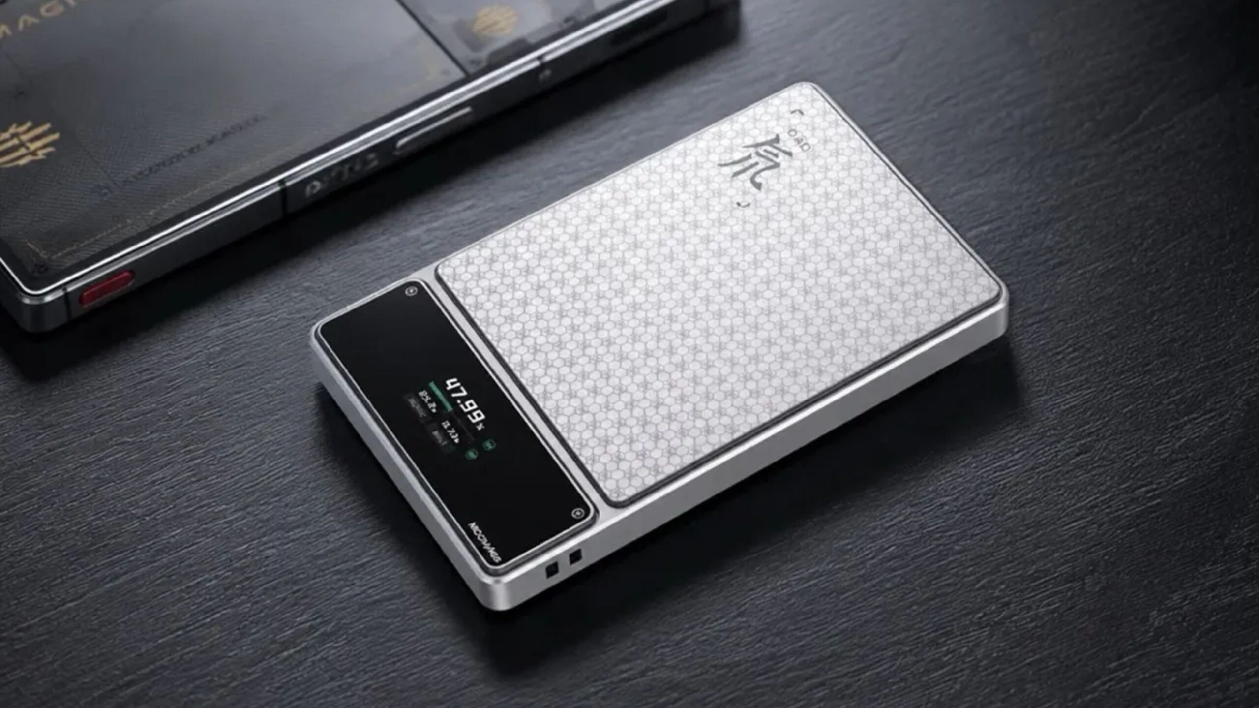 RedMagic Deuterium Power Card Pro power bank