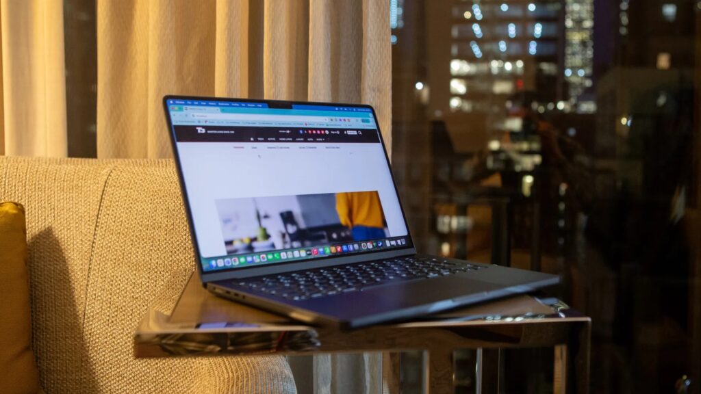 MacBook Ultra | macOS 27