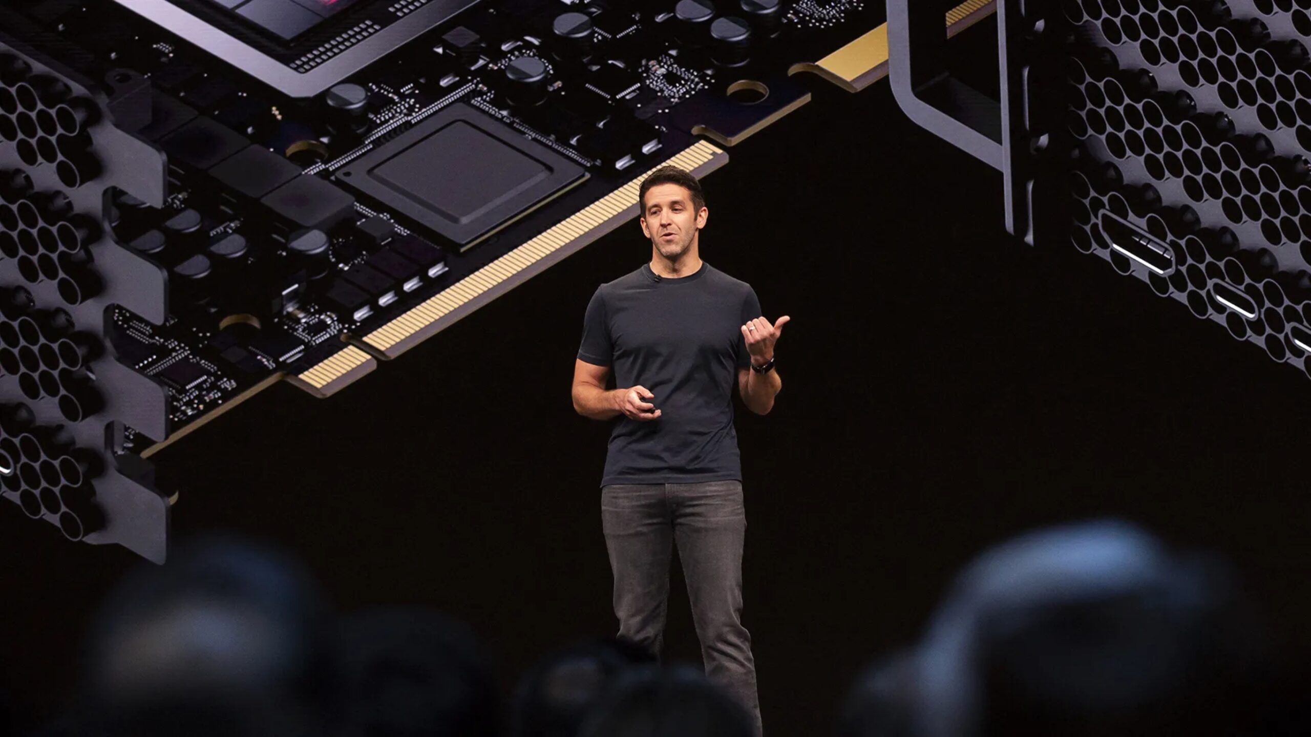iPhone 18 - John Ternus