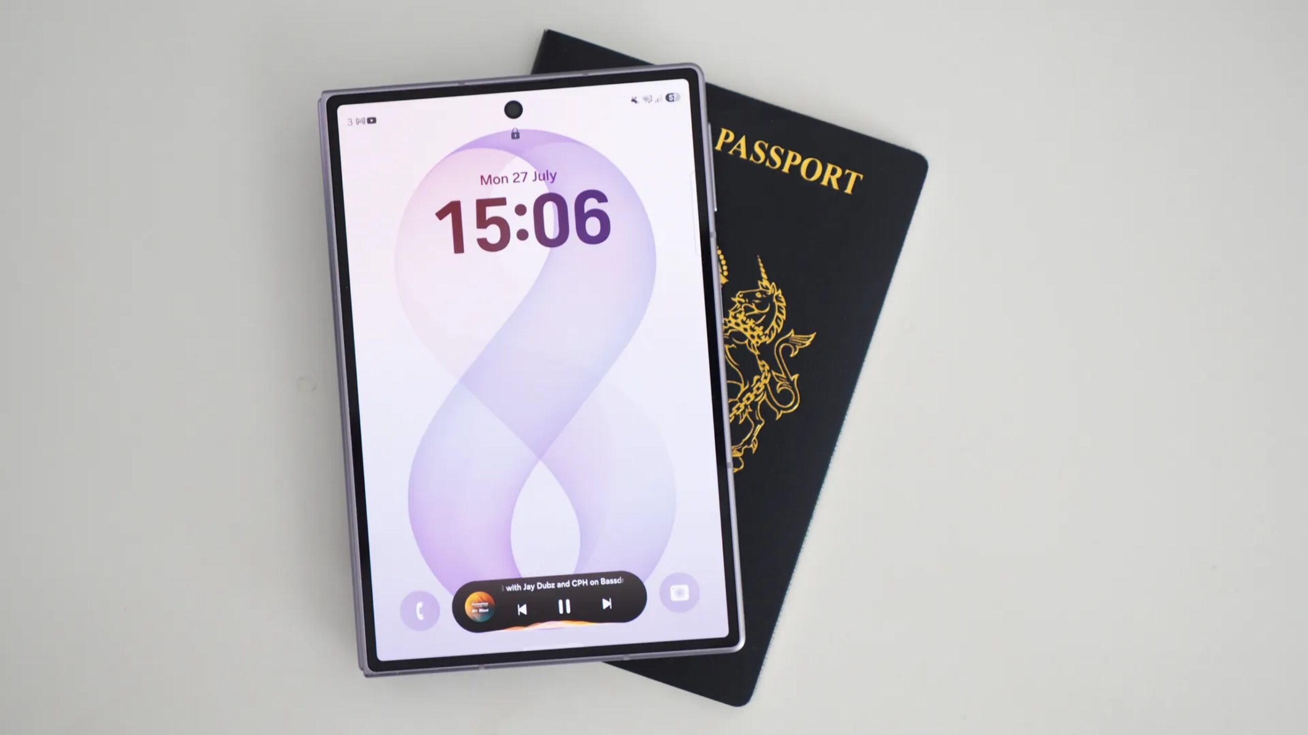 Samsung Galaxy Z Fold 8