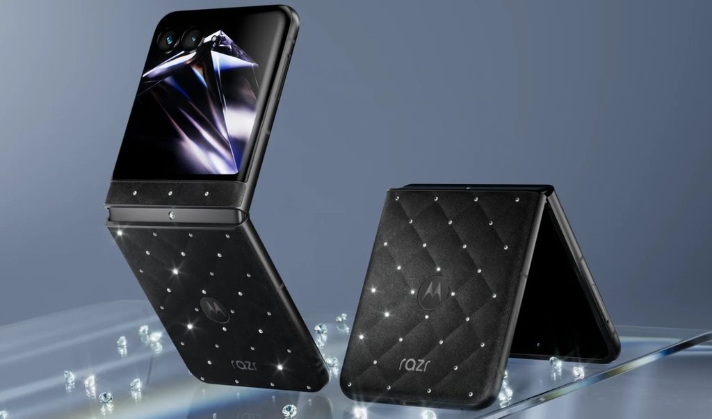 motorola razr 70 con Crystals by Swarovski