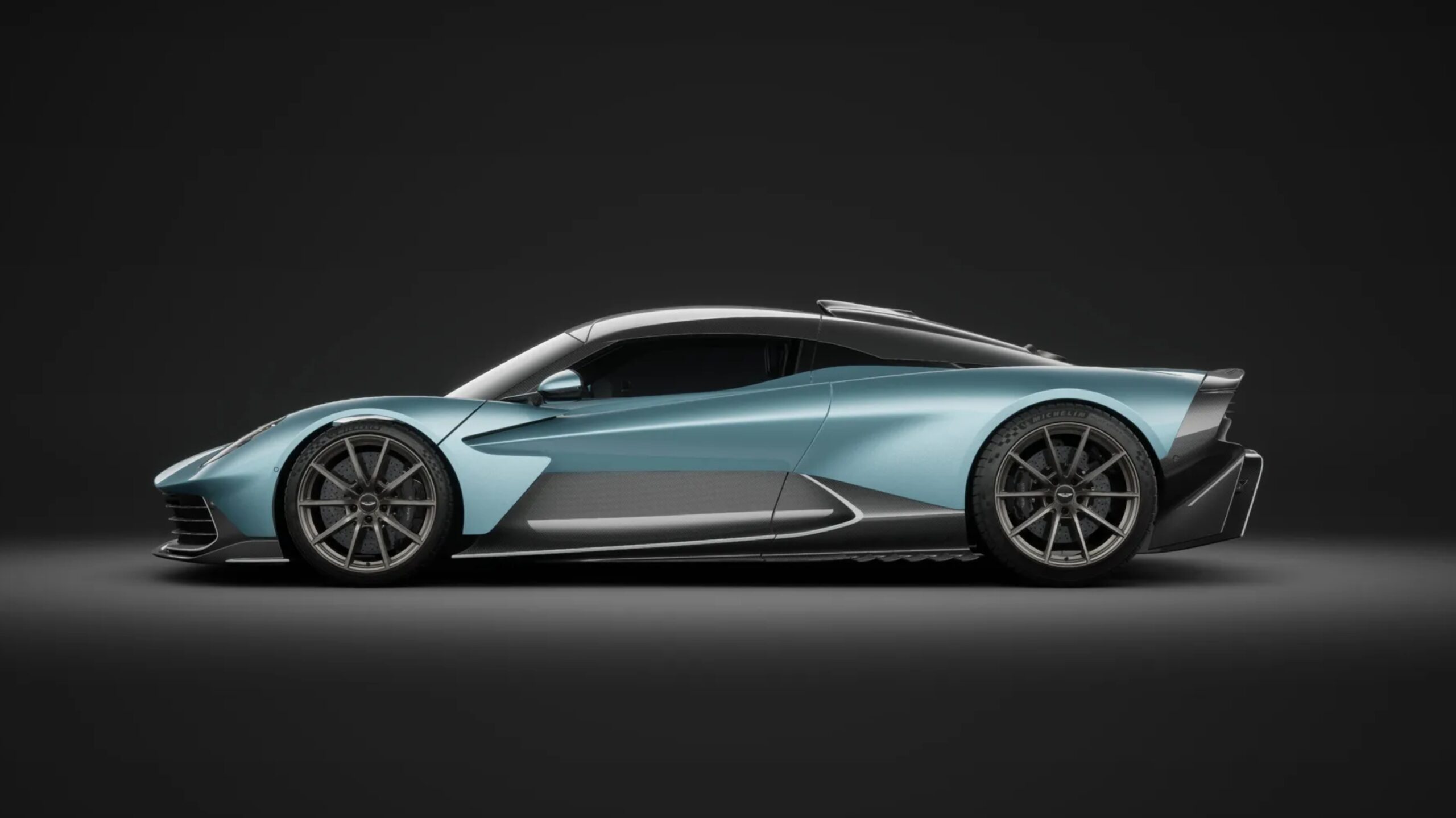 007 First Light - Aston Martin Valhalla